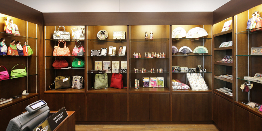 Souvenir Shop View3