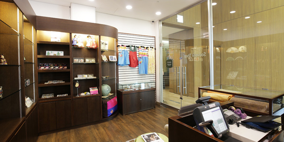 Souvenir Shop View4