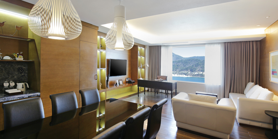 New Royal Suite Room View3