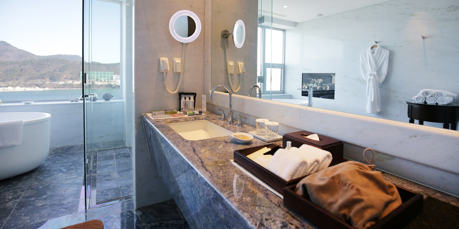 New Royal Suite Room View7